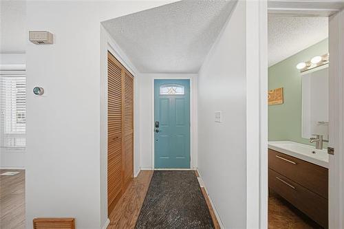 82 Willowmeade Cr, Winnipeg, MB 