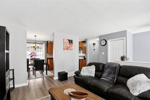 960 Kimberly Ave, Winnipeg, MB 