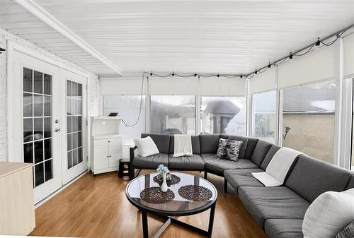 960 Kimberly Ave, Winnipeg, MB 