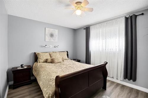 960 Kimberly Ave, Winnipeg, MB 