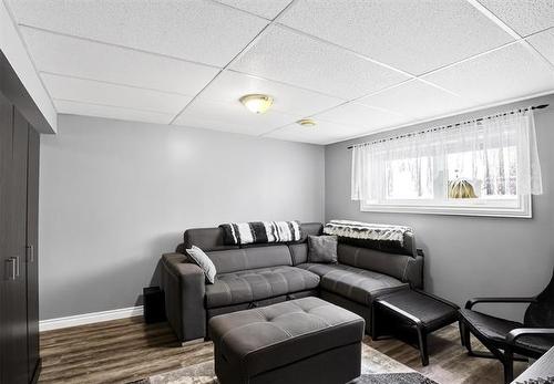 960 Kimberly Ave, Winnipeg, MB 