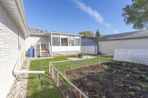 960 Kimberly Ave, Winnipeg, MB 