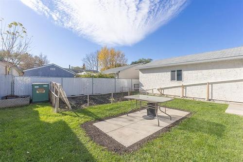 960 Kimberly Ave, Winnipeg, MB 