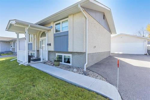 960 Kimberly Ave, Winnipeg, MB 