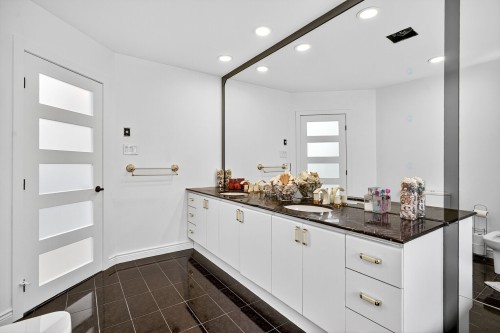 Salle de bains - 1623 Rue Michel-Gamelin, Laval (Vimont), QC - Indoor