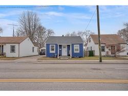 14 McNaughton Avenue  Wallaceburg, ON N8A 1R8