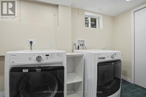 1814 Barsuda Drive, Mississauga, ON - Indoor Photo Showing Laundry Room