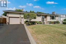 14 BAKER STREET Kingston (Rideau), ON K7K 4Z3