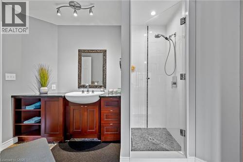 1 Brown Avenue, Cambridge, ON - Indoor Photo Showing Bathroom