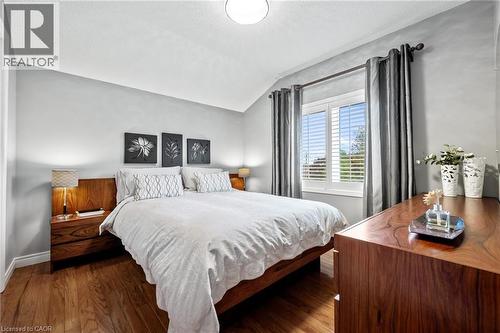 1 Brown Avenue, Cambridge, ON - Indoor Photo Showing Bedroom