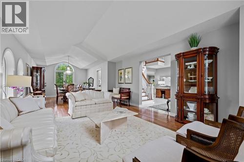 1 Brown Avenue, Cambridge, ON - Indoor Photo Showing Living Room