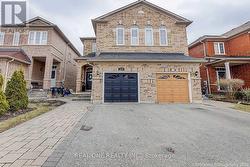 UPPER - 3486 FOUNTAIN PARK AVENUE  Mississauga, ON L5M 7E5