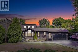 11 WENEIL Drive  Freelton, ON L8B 0Z6