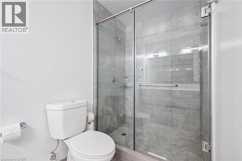 15 Glebe Street Unit# 902, Cambridge, ON - Indoor Photo Showing Bathroom