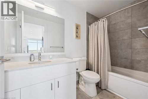 15 Glebe Street Unit# 902, Cambridge, ON - Indoor Photo Showing Bathroom