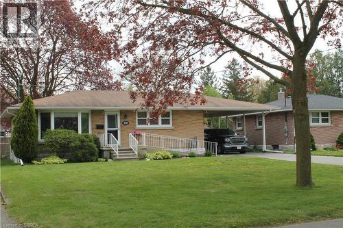 27 COLLINGDON Drive  Brantford, ON N3S 3C9