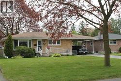 27 COLLINGDON Drive Brantford, ON N3S 3C9