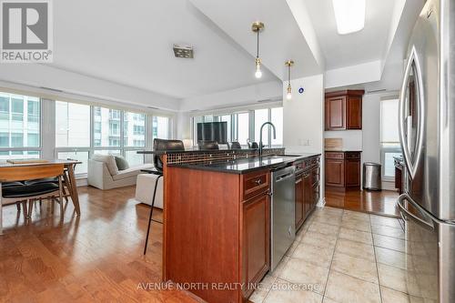 912 - 200 Rideau Street, Ottawa, ON - Indoor Photo Showing Kitchen With Stainless Steel Kitchen With Upgraded Kitchen