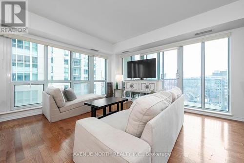 912 - 200 Rideau Street, Ottawa, ON - Indoor Photo Showing Living Room