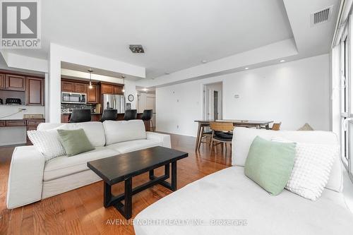 912 - 200 Rideau Street, Ottawa, ON - Indoor Photo Showing Living Room
