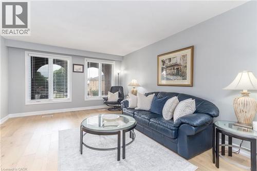 63 Lionsgate Avenue, Hamilton, ON - Indoor Photo Showing Living Room