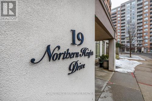 210 - 19 NORTHERN HEIGHTS DRIVE  Richmond Hill, ON L4B 4M4