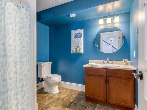 93 Canterbury Lane, Fall River, NS 