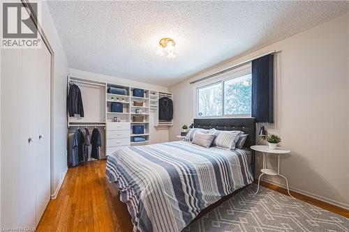 21 Lynwood Road, Hamilton, ON - Indoor Photo Showing Bedroom