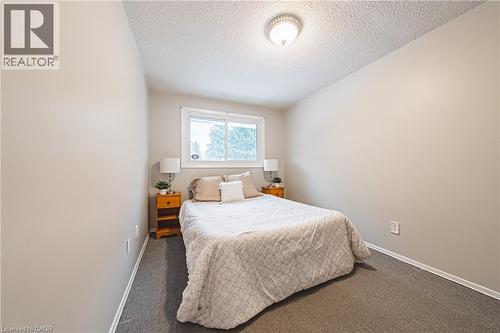 21 Lynwood Road, Hamilton, ON - Indoor Photo Showing Bedroom
