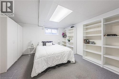 21 Lynwood Road, Hamilton, ON - Indoor Photo Showing Bedroom