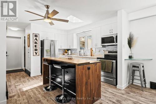 Kitchen - 74 Inwood Crescent, Kitchener, ON - Indoor Photo Showing Kitchen With Stainless Steel Kitchen With Upgraded Kitchen