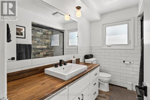 4-Pc Bath - Second Floor - 74 Inwood Crescent, Kitchener, ON - Indoor Photo Showing Bathroom