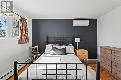 Bedroom 2 - Second Floor - 74 Inwood Crescent, Kitchener, ON - Indoor Photo Showing Bedroom