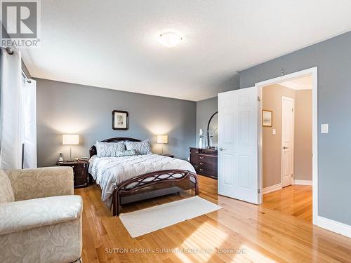 5437 Middleport Crescent, Mississauga, ON - Indoor Photo Showing Bedroom