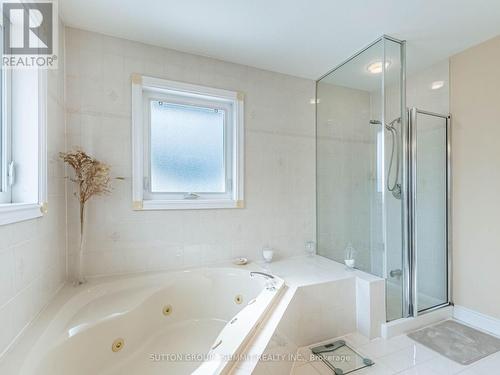 5437 Middleport Crescent, Mississauga, ON - Indoor Photo Showing Bathroom