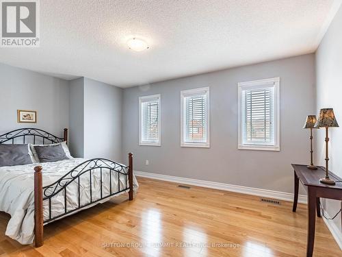 5437 Middleport Crescent, Mississauga, ON - Indoor Photo Showing Bedroom