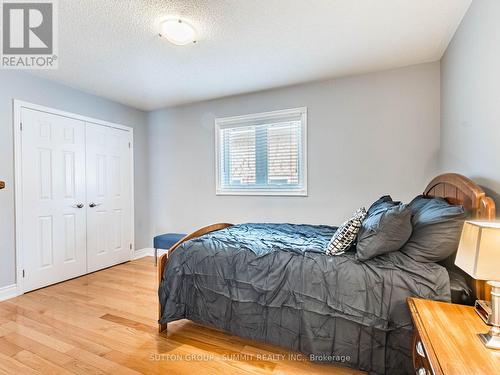 5437 Middleport Crescent, Mississauga, ON - Indoor Photo Showing Bedroom