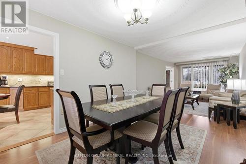 47 Sandy Drive, Hamilton, ON - Indoor Photo Showing Dining Room
