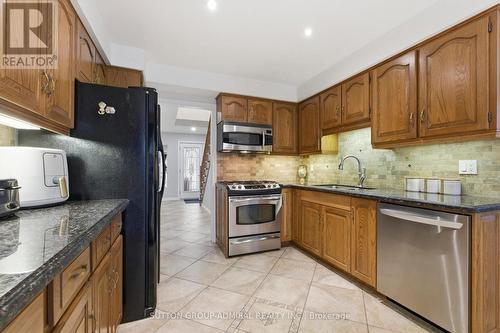 47 Sandy Drive, Hamilton, ON - Indoor Photo Showing Kitchen
