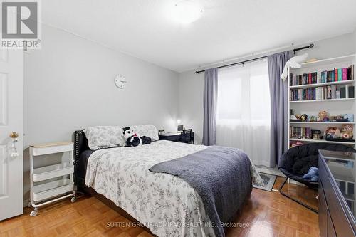 47 Sandy Drive, Hamilton, ON - Indoor Photo Showing Bedroom