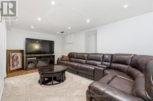 47 Sandy Drive, Hamilton, ON - Indoor Photo Showing Living Room