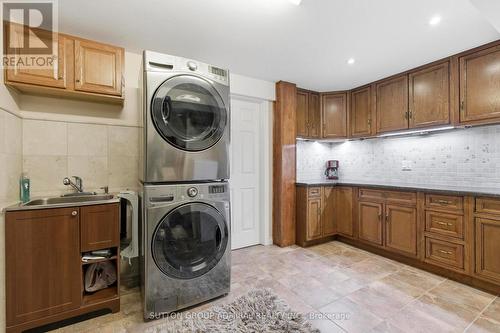 47 Sandy Drive, Hamilton, ON - Indoor Photo Showing Laundry Room