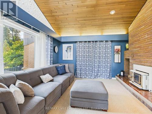 147 Goderich Street, Kincardine, ON - Indoor Photo Showing Living Room With Fireplace