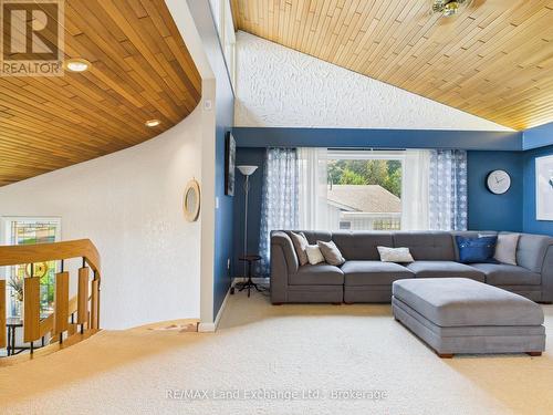 147 Goderich Street, Kincardine, ON - Indoor Photo Showing Living Room