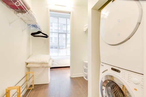 Laundry - 210-1155 Rue De La Montagne, Montréal (Ville-Marie), QC - Indoor Photo Showing Laundry Room