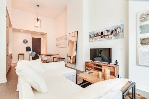 Living Room - 210-1155 Rue De La Montagne, Montréal (Ville-Marie), QC - Indoor Photo Showing Living Room