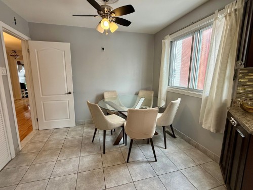 Coin-repas - 4910 Boul. Notre-Dame, Laval (Chomedey), QC - Indoor Photo Showing Dining Room