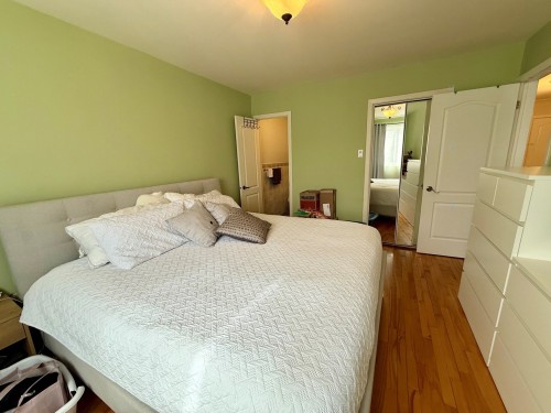 Chambre à coucher principale - 4910 Boul. Notre-Dame, Laval (Chomedey), QC - Indoor Photo Showing Bedroom