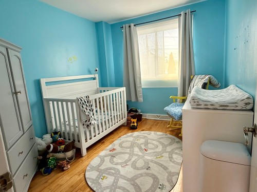 Chambre à coucher - 4910 Boul. Notre-Dame, Laval (Chomedey), QC - Indoor Photo Showing Bedroom