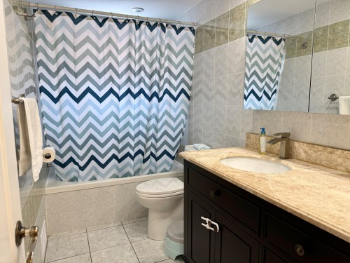 Salle de bains - 4910 Boul. Notre-Dame, Laval (Chomedey), QC - Indoor Photo Showing Bathroom